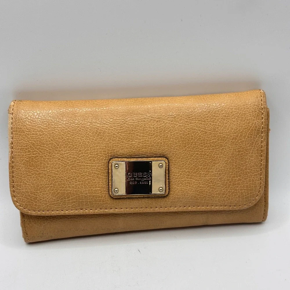 Guess Los Angeles Tan Pebbled Tri-Fold Wallet Silver Logo Plate clutch purse